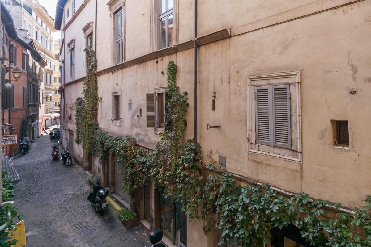 Ferienwohnung Domus Lupae -Live In The Heart Of Rom Exterior foto